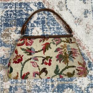 1960s needlepoint tapestry carpet bag Medium Hand Bag